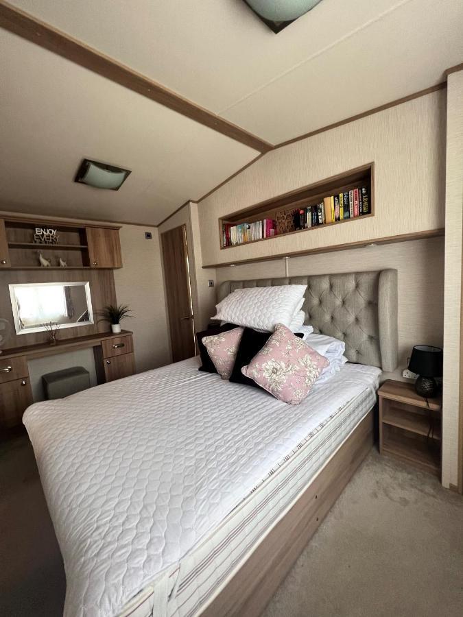 Norfolk Caravan Staycation Pet Friendly Belton with Browston Dış mekan fotoğraf