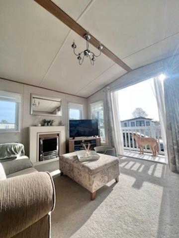 Norfolk Caravan Staycation Pet Friendly Belton with Browston Dış mekan fotoğraf